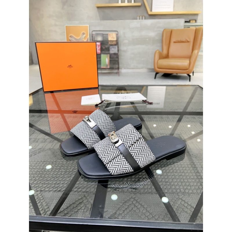 H**mes slippers
